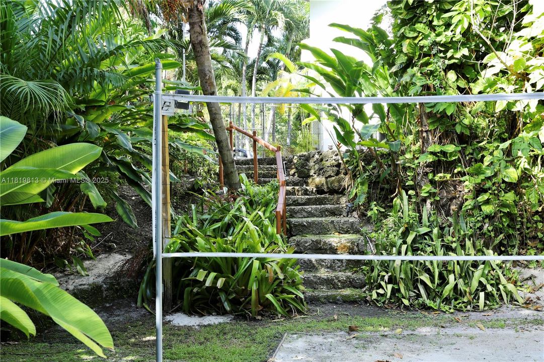 For Rent: $15,000 (6 beds, 5 baths, 4825 Square Feet)