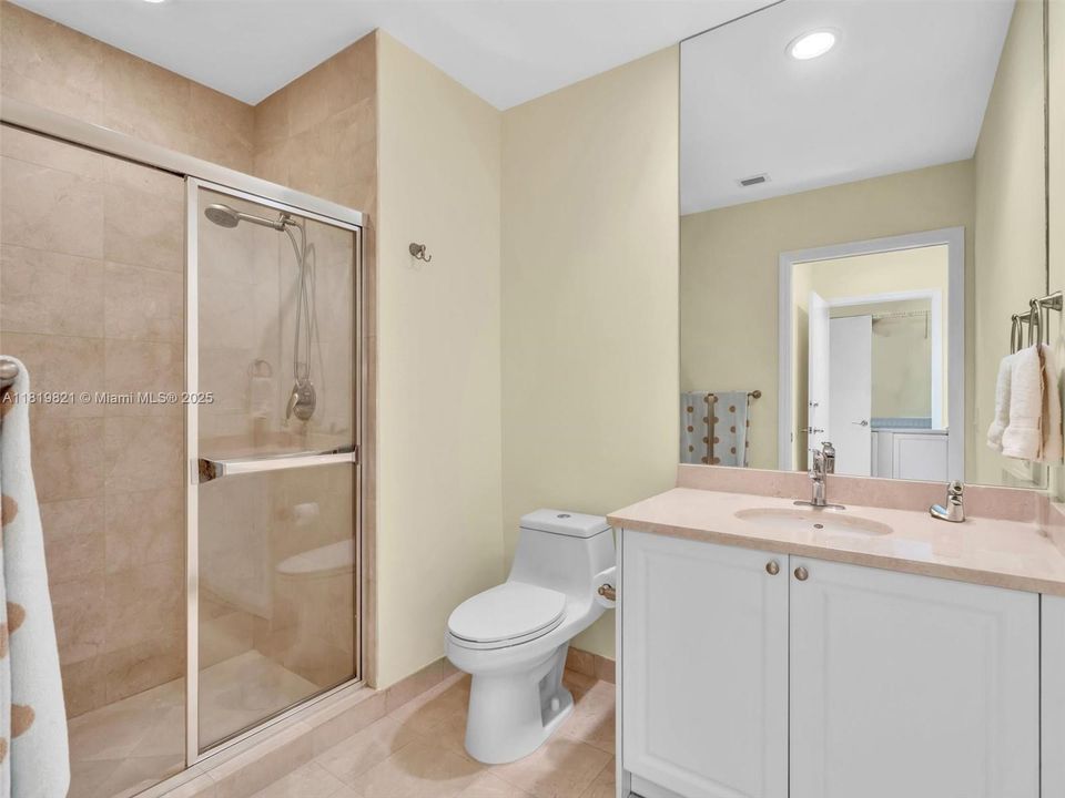 En Venta: $2,389,000 (3 camas, 4 baños, 3774 Pies cuadrados)