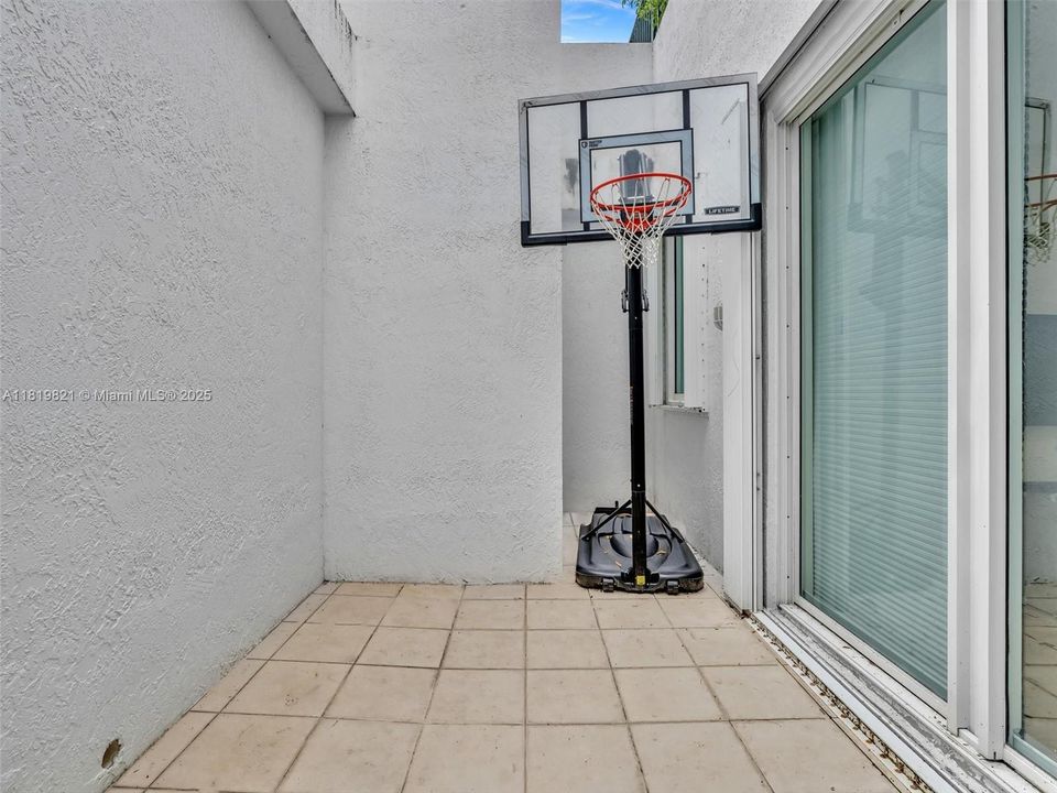 En Venta: $2,389,000 (3 camas, 4 baños, 3774 Pies cuadrados)