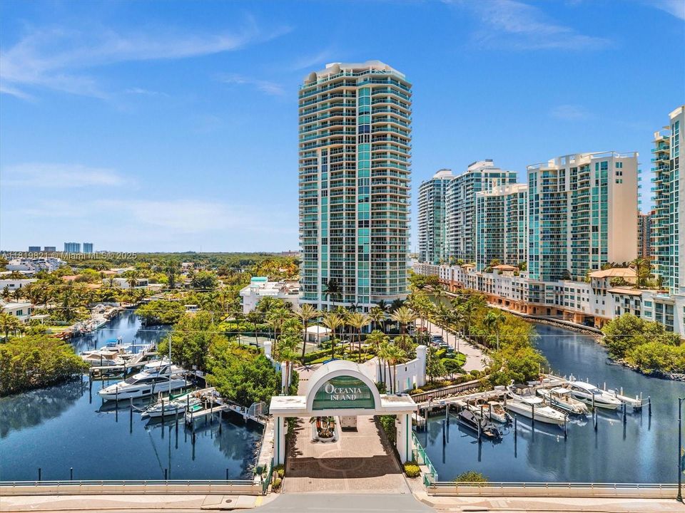 En Venta: $2,389,000 (3 camas, 4 baños, 3774 Pies cuadrados)