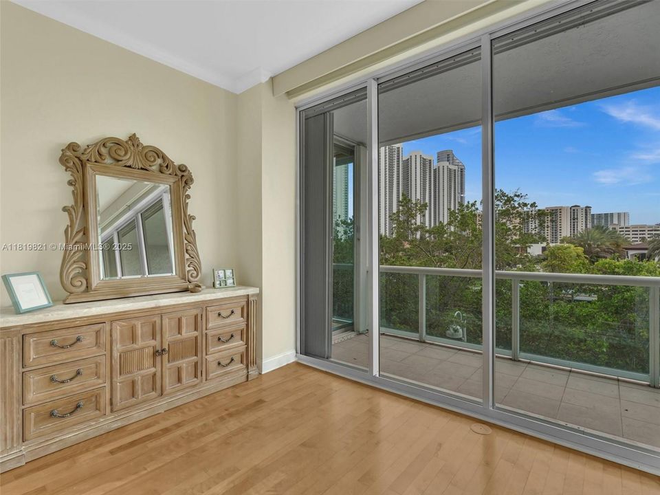 En Venta: $2,389,000 (3 camas, 4 baños, 3774 Pies cuadrados)