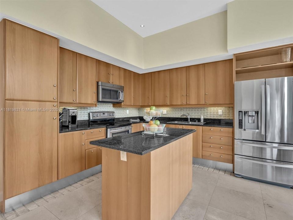 En Venta: $2,389,000 (3 camas, 4 baños, 3774 Pies cuadrados)