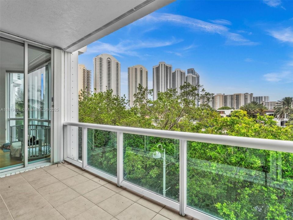 En Venta: $2,389,000 (3 camas, 4 baños, 3774 Pies cuadrados)