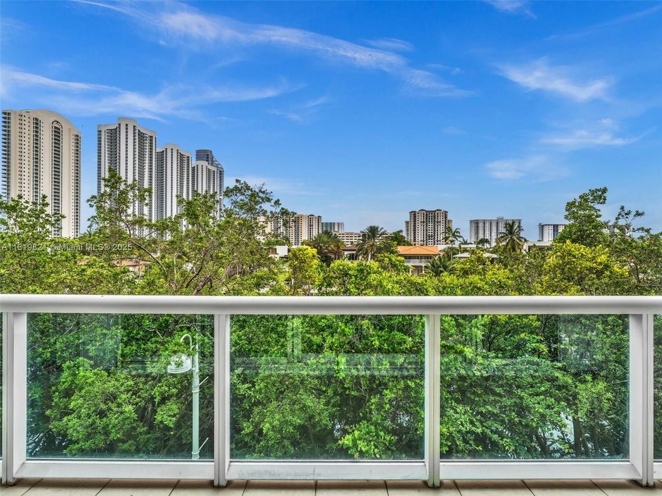 En Venta: $2,389,000 (3 camas, 4 baños, 3774 Pies cuadrados)