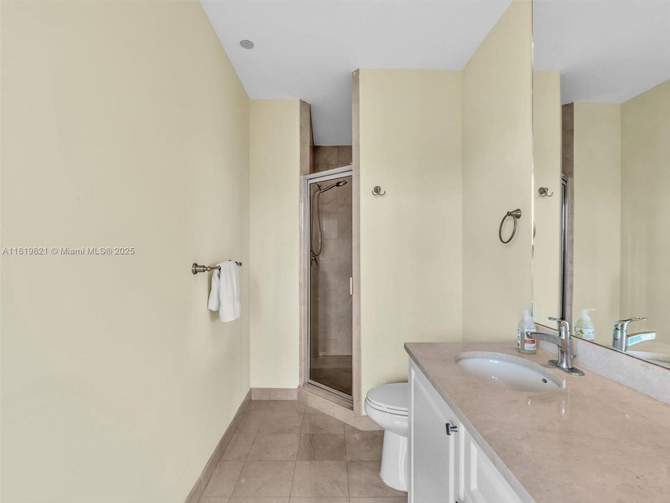 En Venta: $2,389,000 (3 camas, 4 baños, 3774 Pies cuadrados)