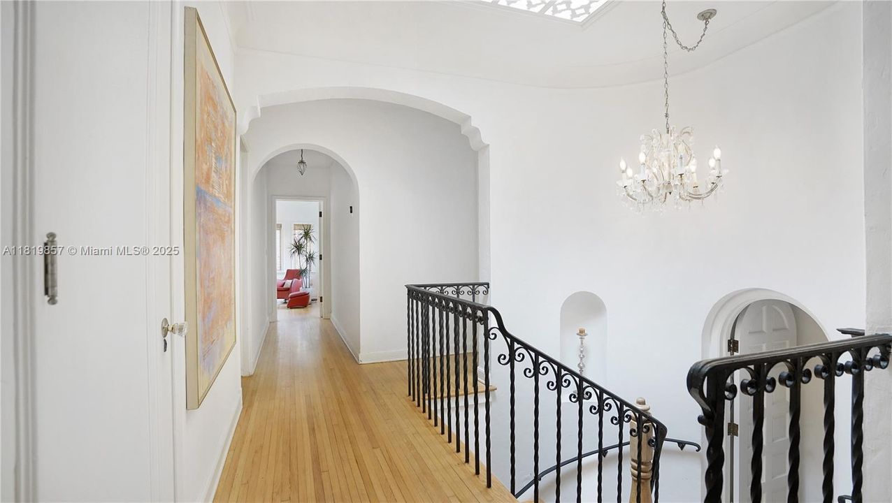 На продажу: $5,995,000 (4 спален, 3 ванн, 5052 Квадратных фут)