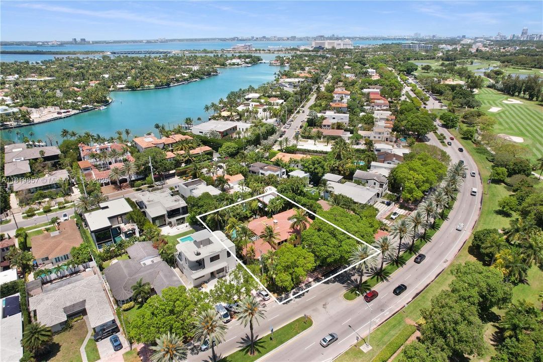 На продажу: $5,995,000 (4 спален, 3 ванн, 5052 Квадратных фут)