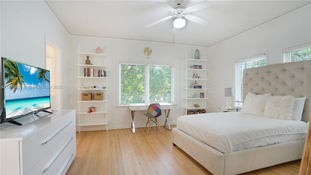 На продажу: $5,995,000 (4 спален, 3 ванн, 5052 Квадратных фут)