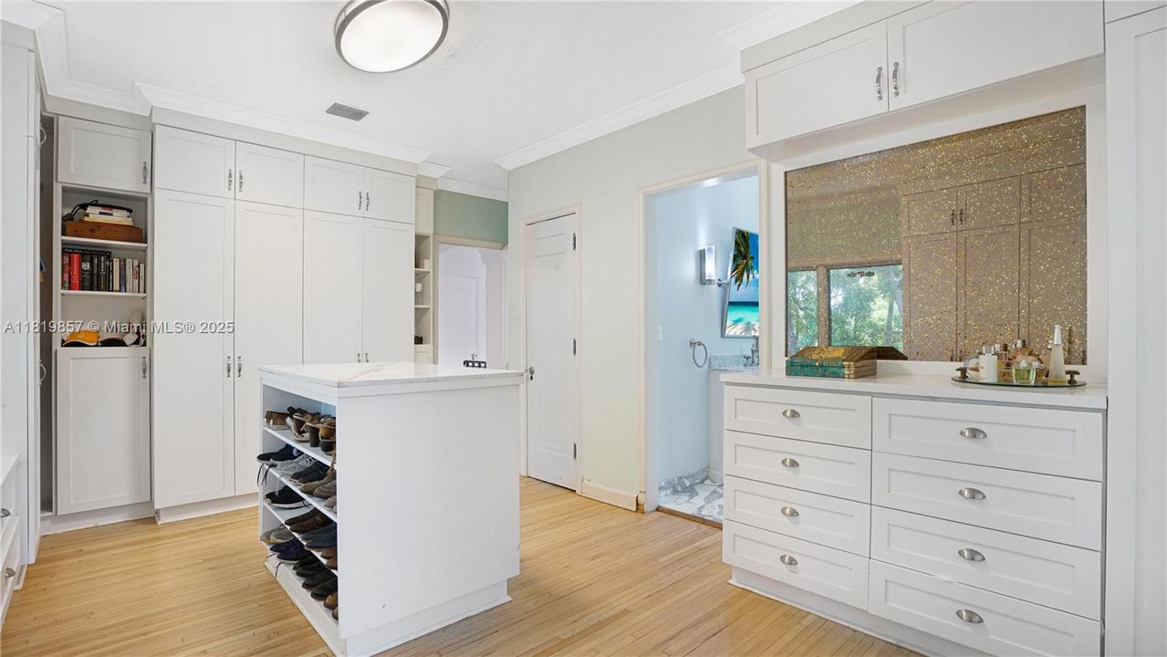 На продажу: $5,995,000 (4 спален, 3 ванн, 5052 Квадратных фут)