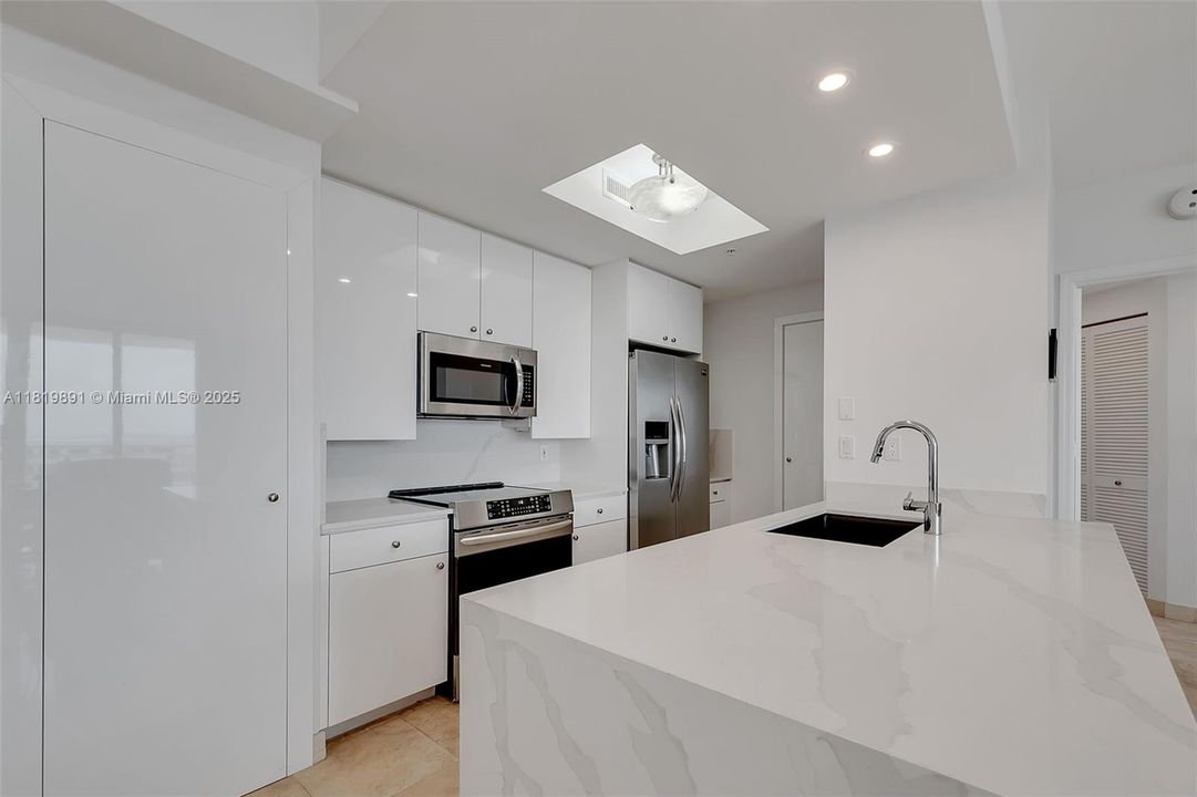 En Venta: $799,000 (1 camas, 1 baños, 1087 Pies cuadrados)