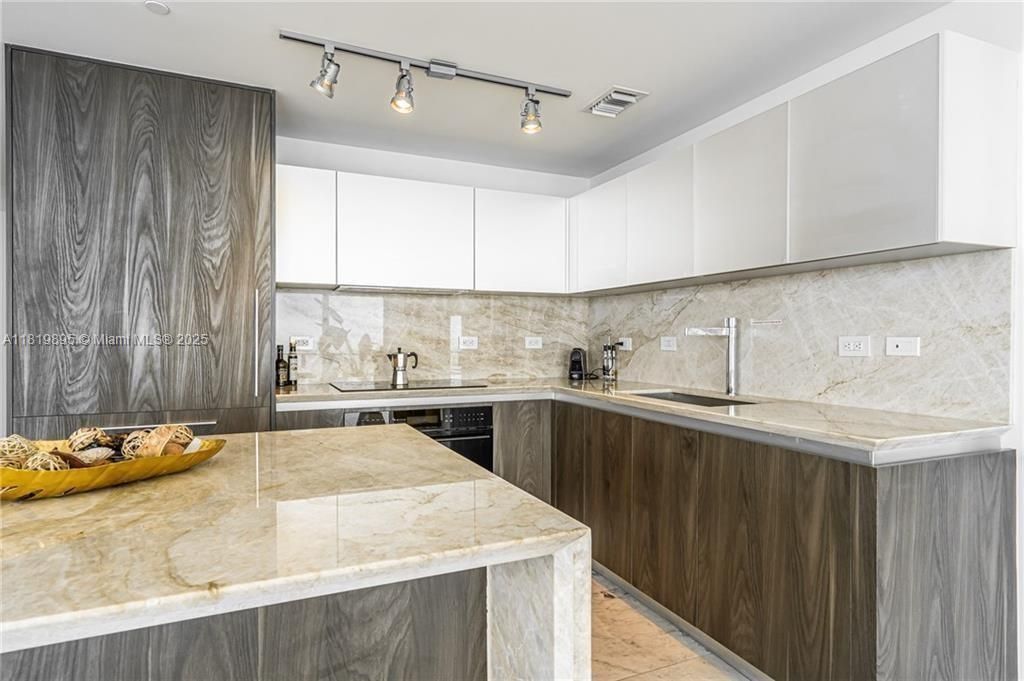 En Venta: $1,790,000 (3 camas, 3 baños, 1634 Pies cuadrados)