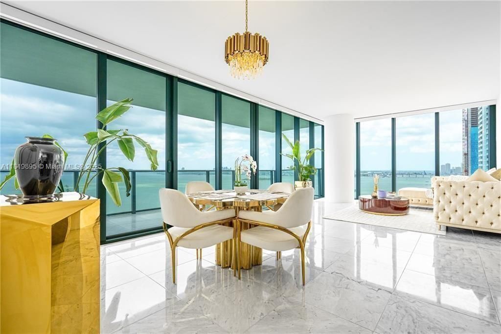 En Venta: $1,790,000 (3 camas, 3 baños, 1634 Pies cuadrados)