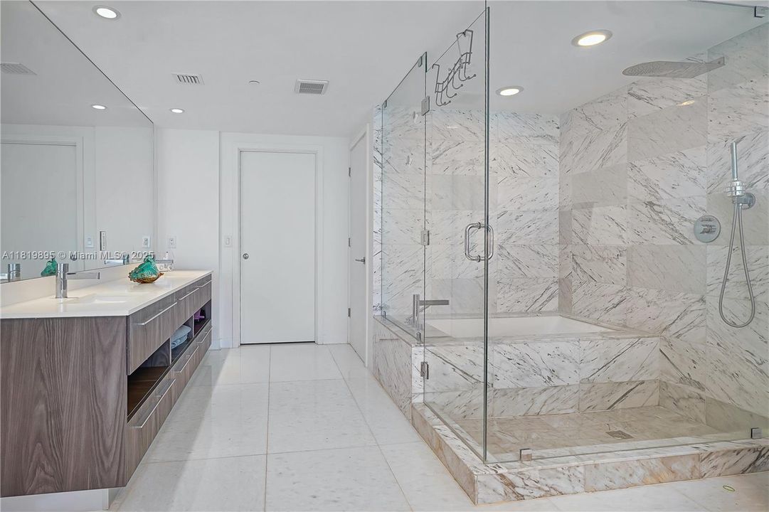 En Venta: $1,790,000 (3 camas, 3 baños, 1634 Pies cuadrados)