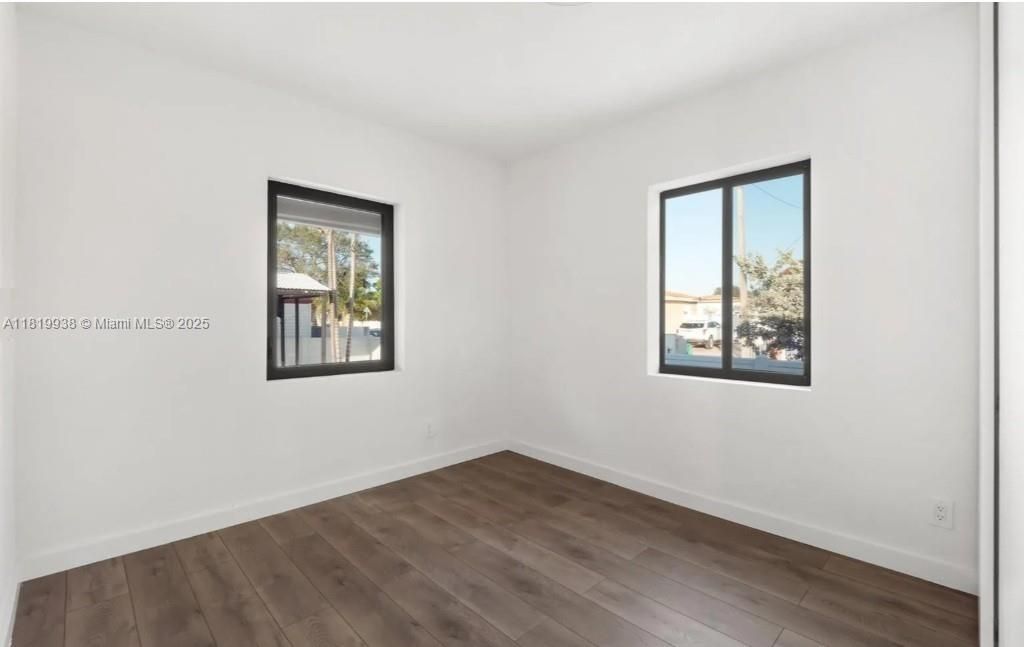 Active With Contract: $550,000 (3 beds, 2 baths, 1048 Square Feet)