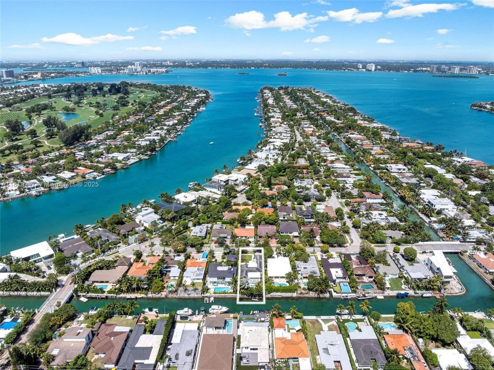 En Venta: $3,750,000 (3 camas, 3 baños, 2529 Pies cuadrados)