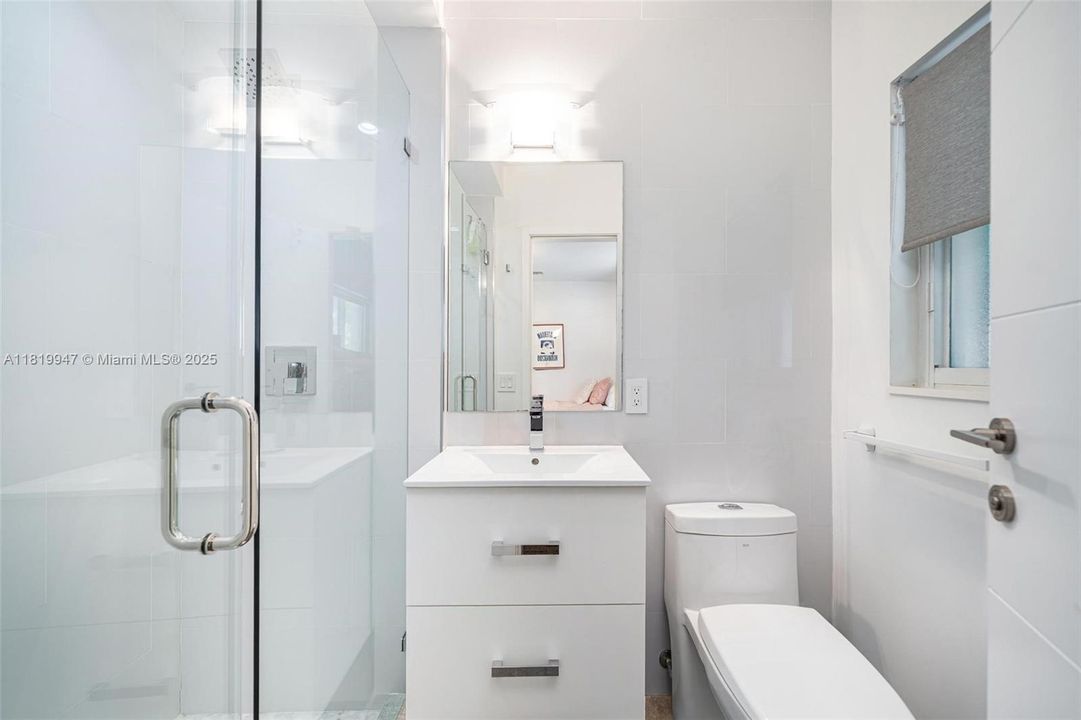 En Venta: $3,750,000 (3 camas, 3 baños, 2529 Pies cuadrados)