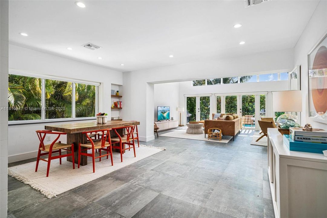 En Venta: $3,750,000 (3 camas, 3 baños, 2529 Pies cuadrados)