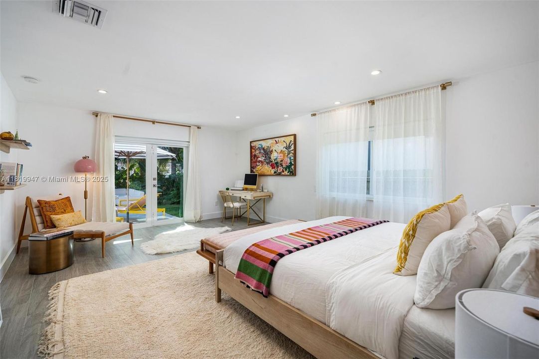 En Venta: $3,750,000 (3 camas, 3 baños, 2529 Pies cuadrados)