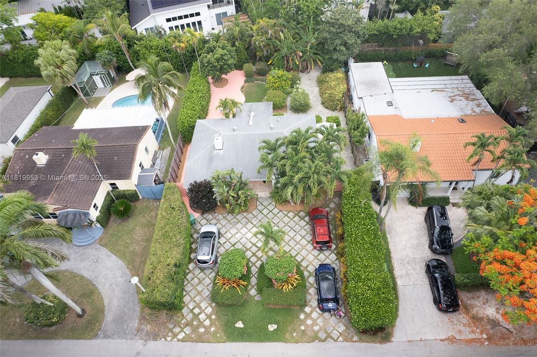 For Sale: $3,000,000 (0.18 acres)