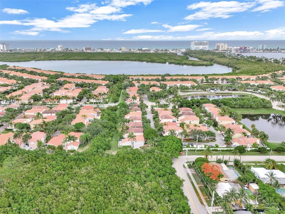 Vendido Recientemente: $918,000 (3 camas, 2 baños, 1919 Pies cuadrados)