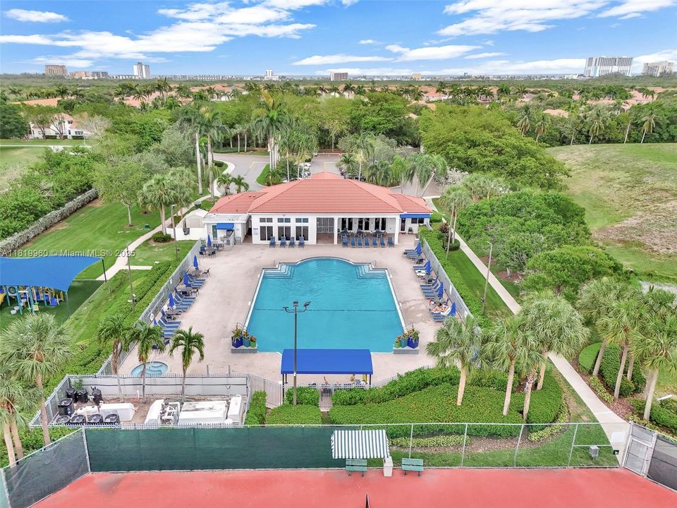 Vendido Recientemente: $918,000 (3 camas, 2 baños, 1919 Pies cuadrados)