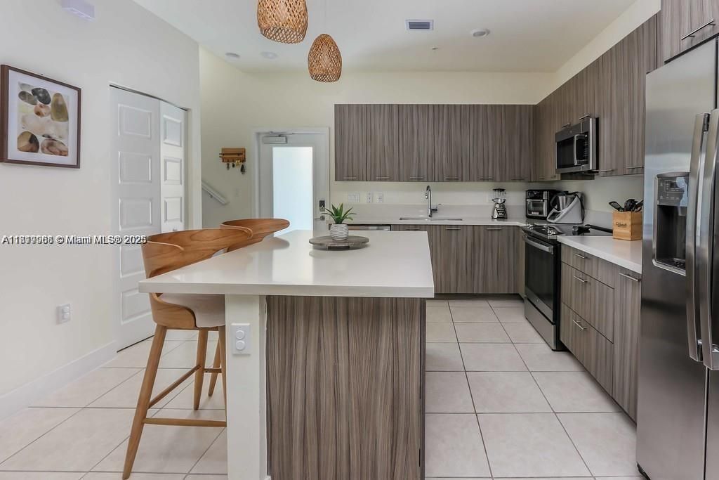 For Sale: $635,000 (4 beds, 3 baths, 1506 Square Feet)