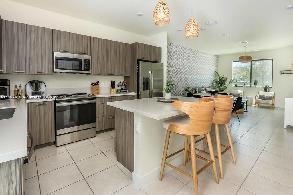 For Sale: $635,000 (4 beds, 3 baths, 1506 Square Feet)