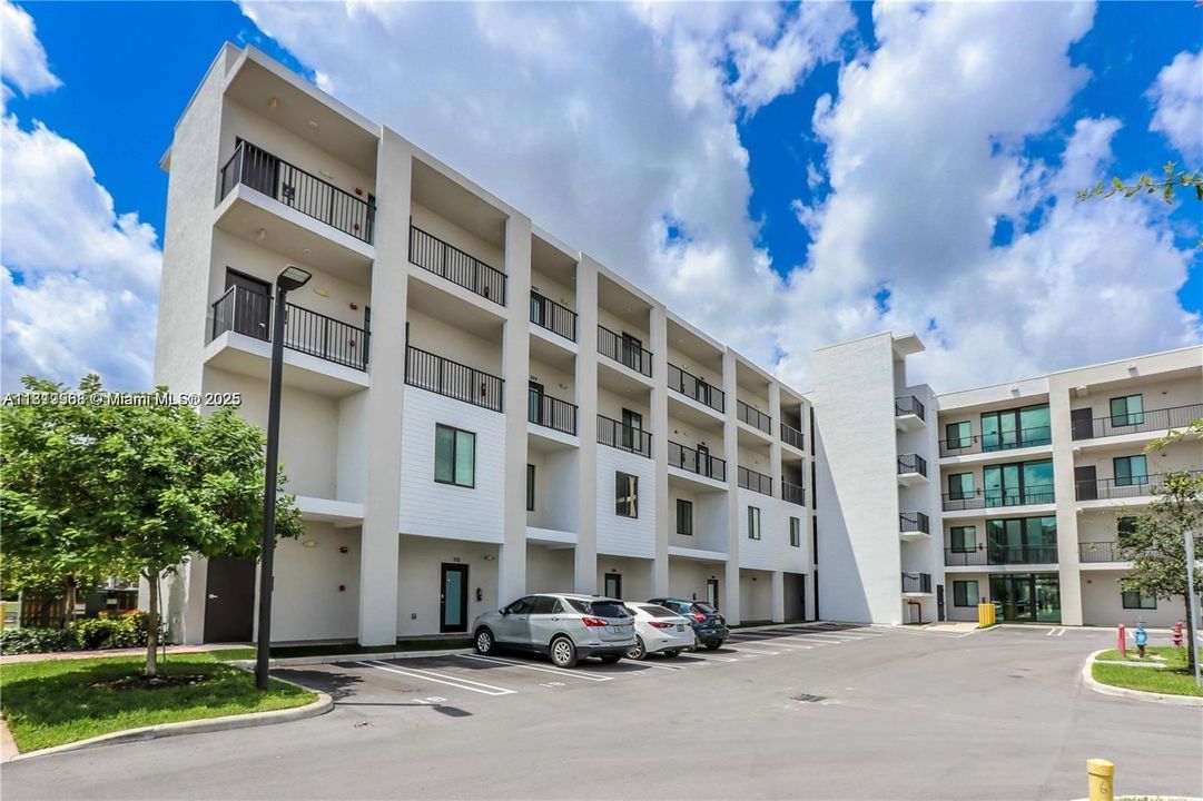 For Sale: $635,000 (4 beds, 3 baths, 1506 Square Feet)