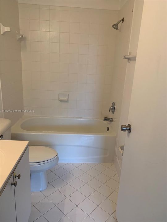 Recently Rented: $1,700 (2 beds, 2 baths, 815 Square Feet)
