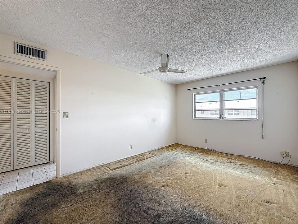 Recently Sold: $113,000 (2 beds, 2 baths, 1078 Square Feet)