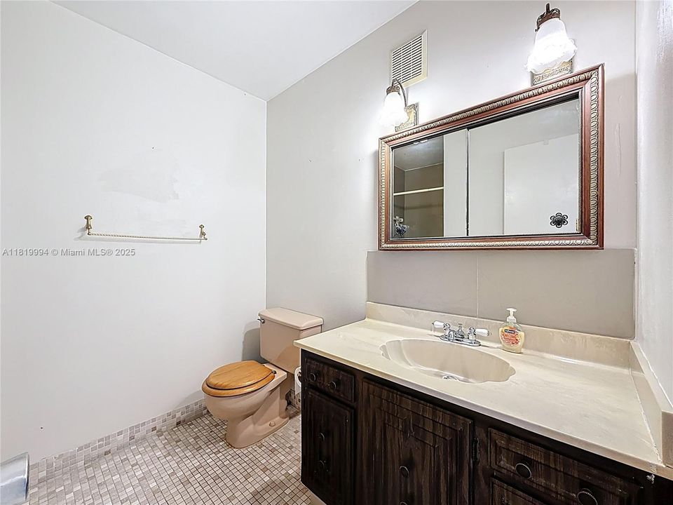 Recently Sold: $113,000 (2 beds, 2 baths, 1078 Square Feet)