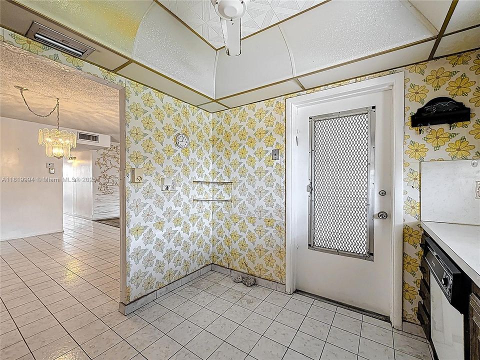 Recently Sold: $113,000 (2 beds, 2 baths, 1078 Square Feet)