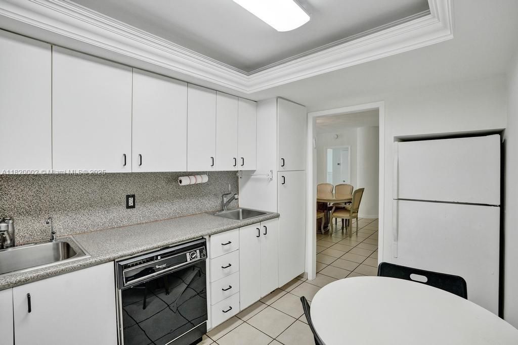 На продажу: $575,000 (2 спален, 2 ванн, 1350 Квадратных фут)