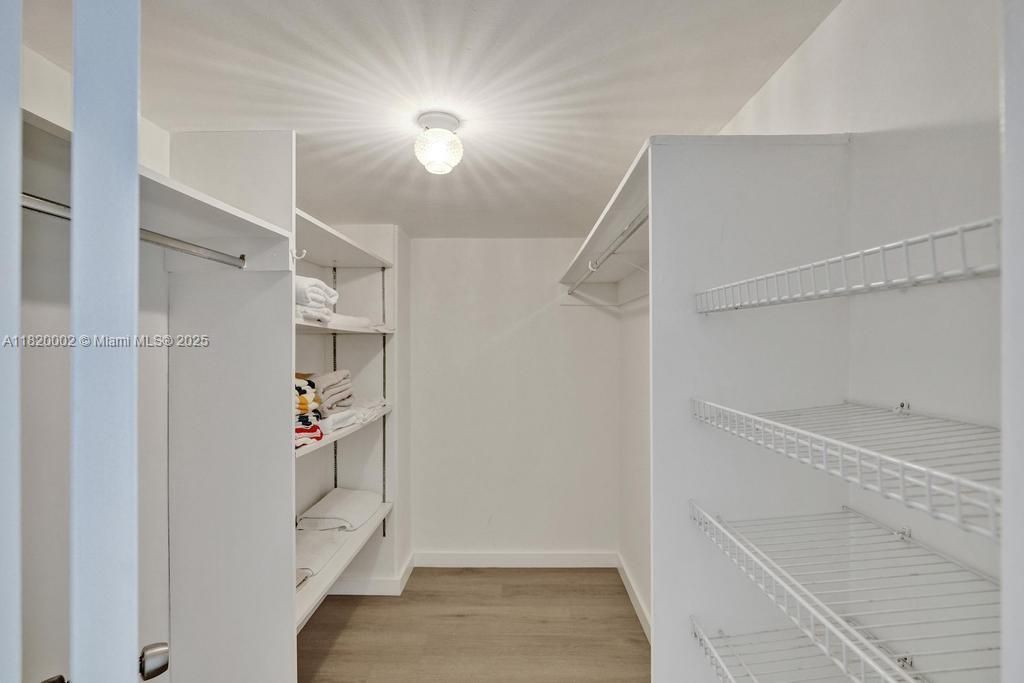 На продажу: $575,000 (2 спален, 2 ванн, 1350 Квадратных фут)