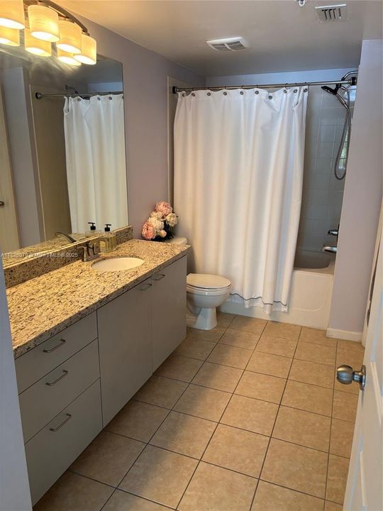 Recently Sold: $325,000 (2 beds, 2 baths, 1130 Square Feet)