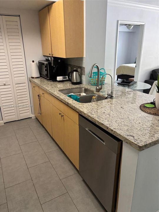 Recently Sold: $325,000 (2 beds, 2 baths, 1130 Square Feet)