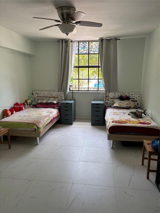 Recently Sold: $325,000 (2 beds, 2 baths, 1130 Square Feet)