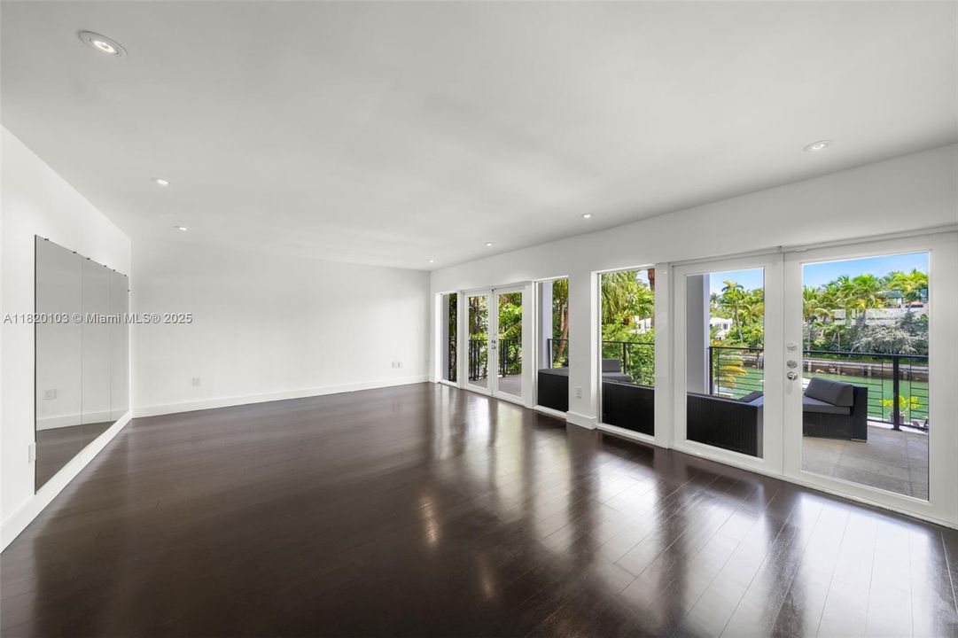 待售: $18,750,000 (5 贝兹, 7 浴室, 6688 平方英尺)