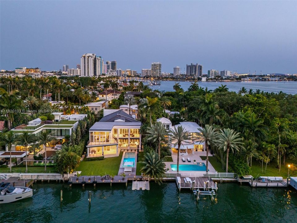 待售: $18,750,000 (5 贝兹, 7 浴室, 6688 平方英尺)