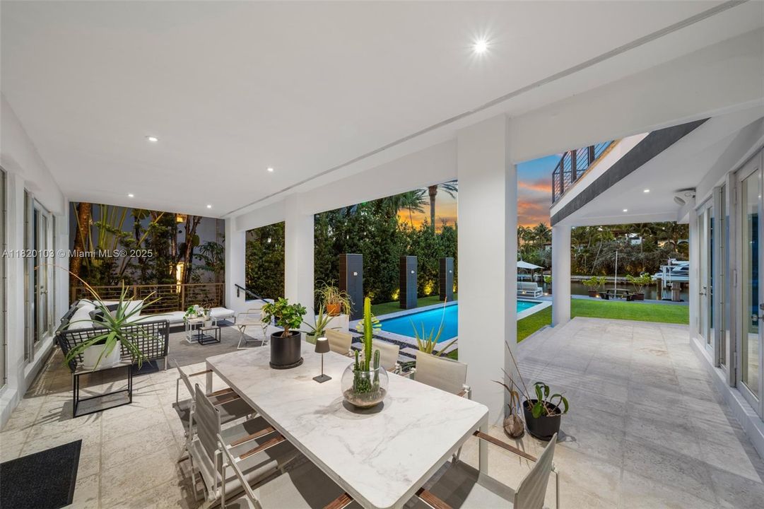 待售: $18,750,000 (5 贝兹, 7 浴室, 6688 平方英尺)