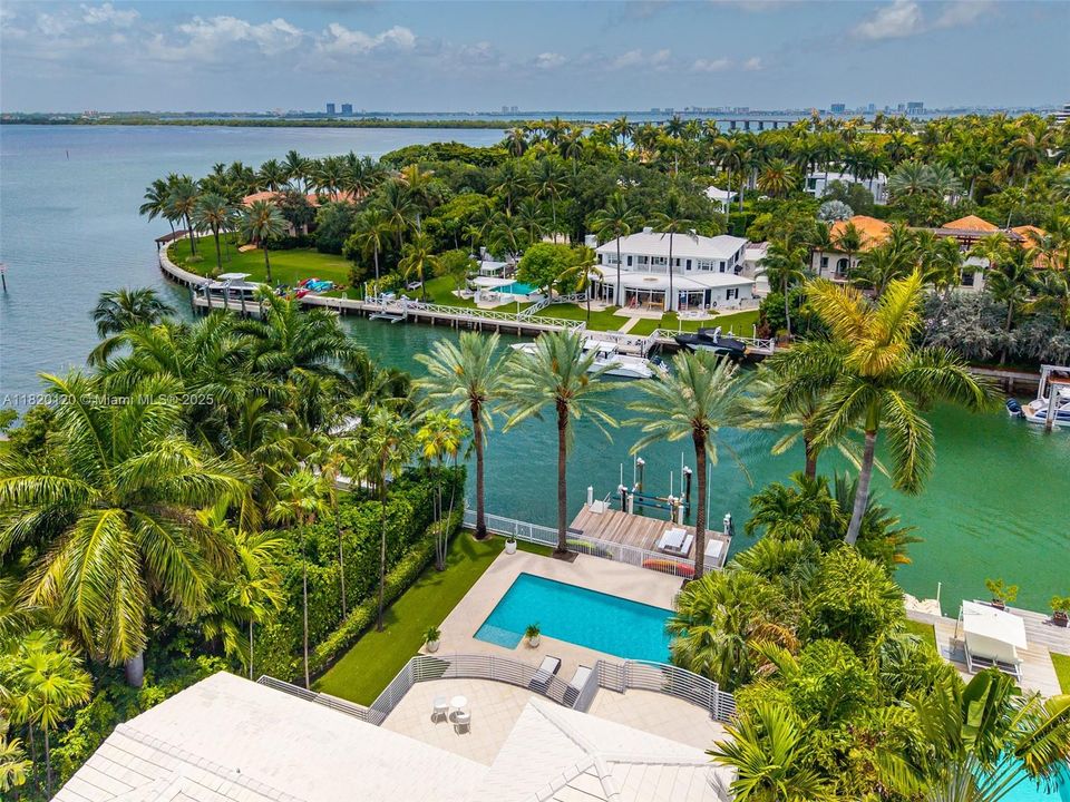 For Sale: $17,750,000 (5 beds, 4 baths, 4171 Square Feet)