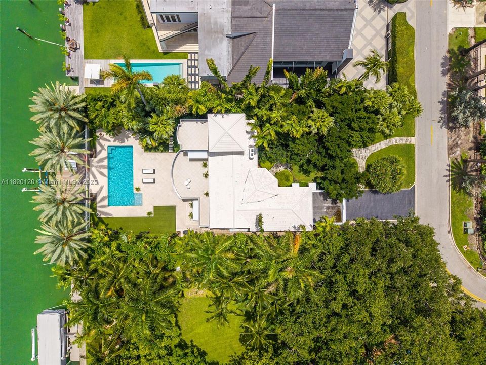 For Sale: $17,750,000 (5 beds, 4 baths, 4171 Square Feet)