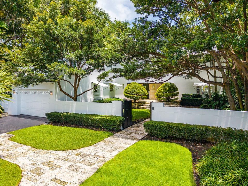 For Sale: $17,750,000 (5 beds, 4 baths, 4171 Square Feet)