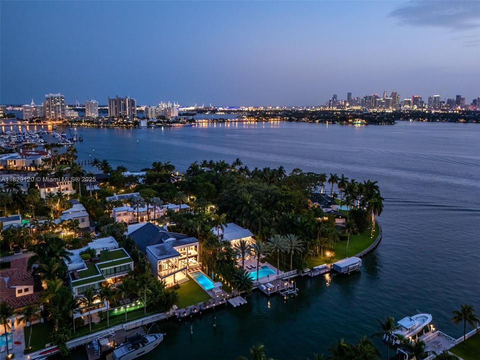For Sale: $17,750,000 (5 beds, 4 baths, 4171 Square Feet)