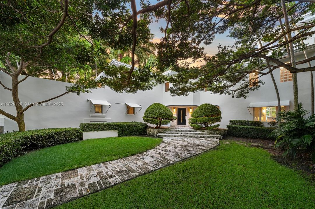 For Sale: $17,750,000 (5 beds, 4 baths, 4171 Square Feet)