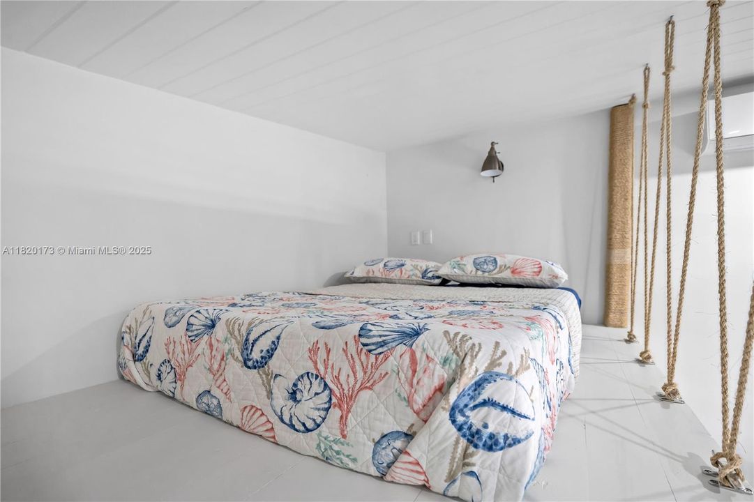 最近售出: $1,198,000 (4 贝兹, 3 浴室, 1842 平方英尺)