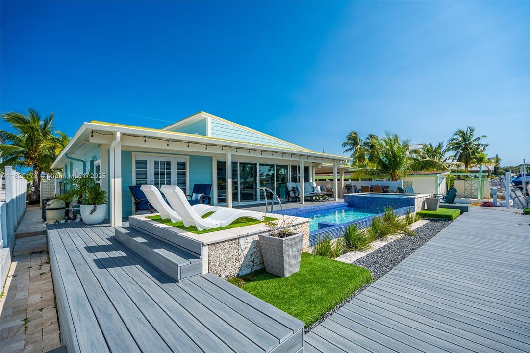 最近售出: $1,198,000 (4 贝兹, 3 浴室, 1842 平方英尺)