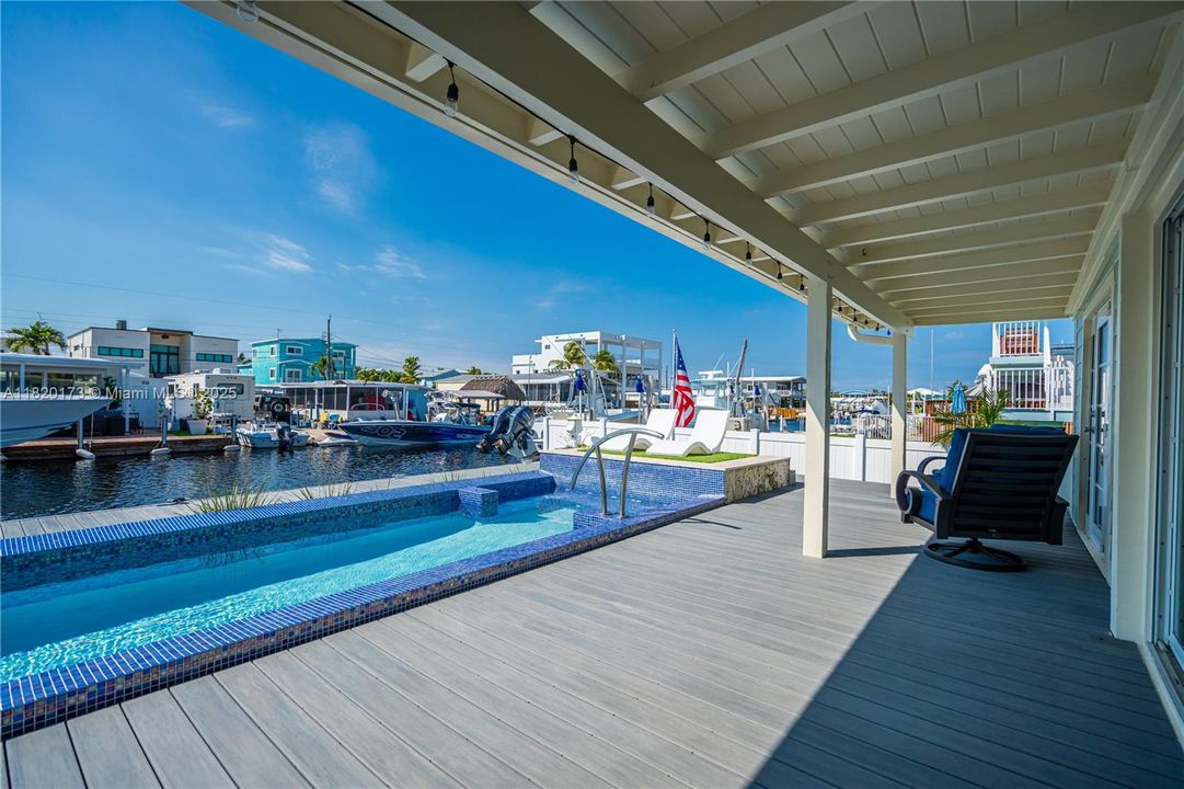 最近售出: $1,198,000 (4 贝兹, 3 浴室, 1842 平方英尺)