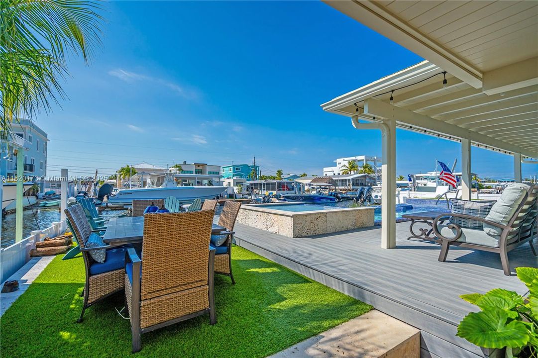 最近售出: $1,198,000 (4 贝兹, 3 浴室, 1842 平方英尺)