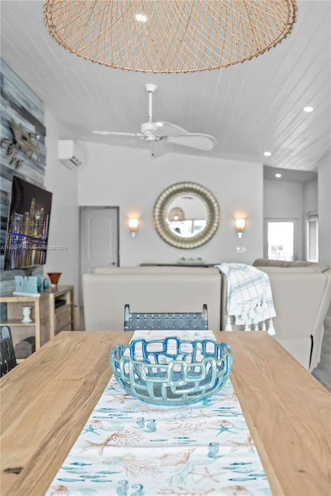 最近售出: $1,198,000 (4 贝兹, 3 浴室, 1842 平方英尺)